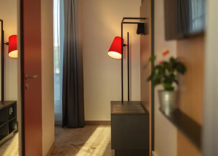 - The Niu, Sparrow By Ihg 3*