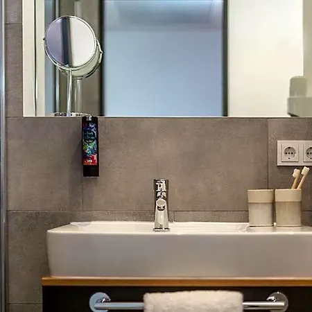 Hotel - The Niu, Sparrow By Ihg Ratisbona