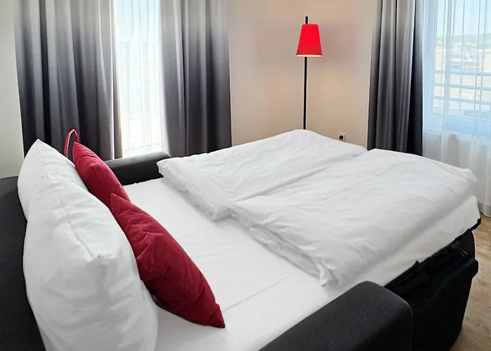 - The Niu, Sparrow By Ihg Regensburg