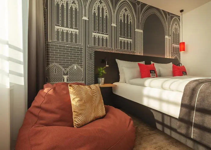 - The Niu, Sparrow By Ihg Regensburg