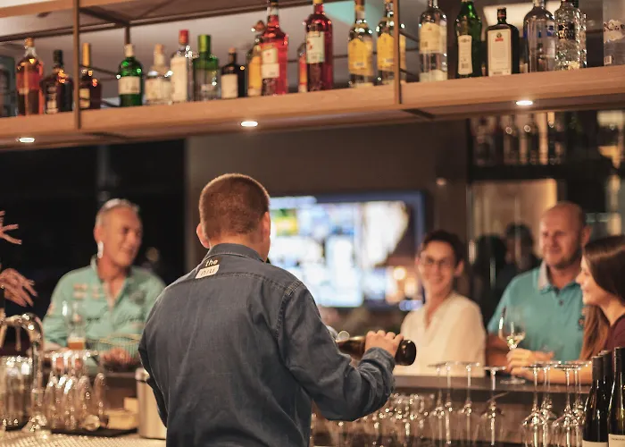 - The Niu, Sparrow By Ihg Regensburg