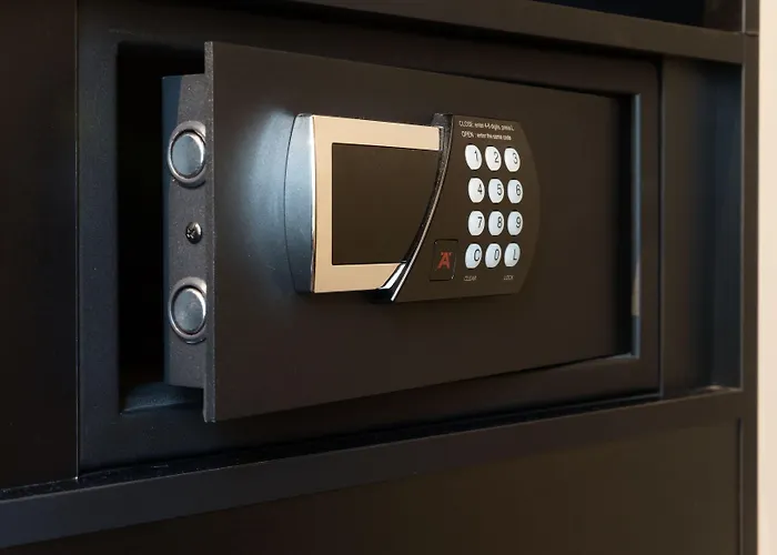 - The Niu, Sparrow By Ihg Regensburg